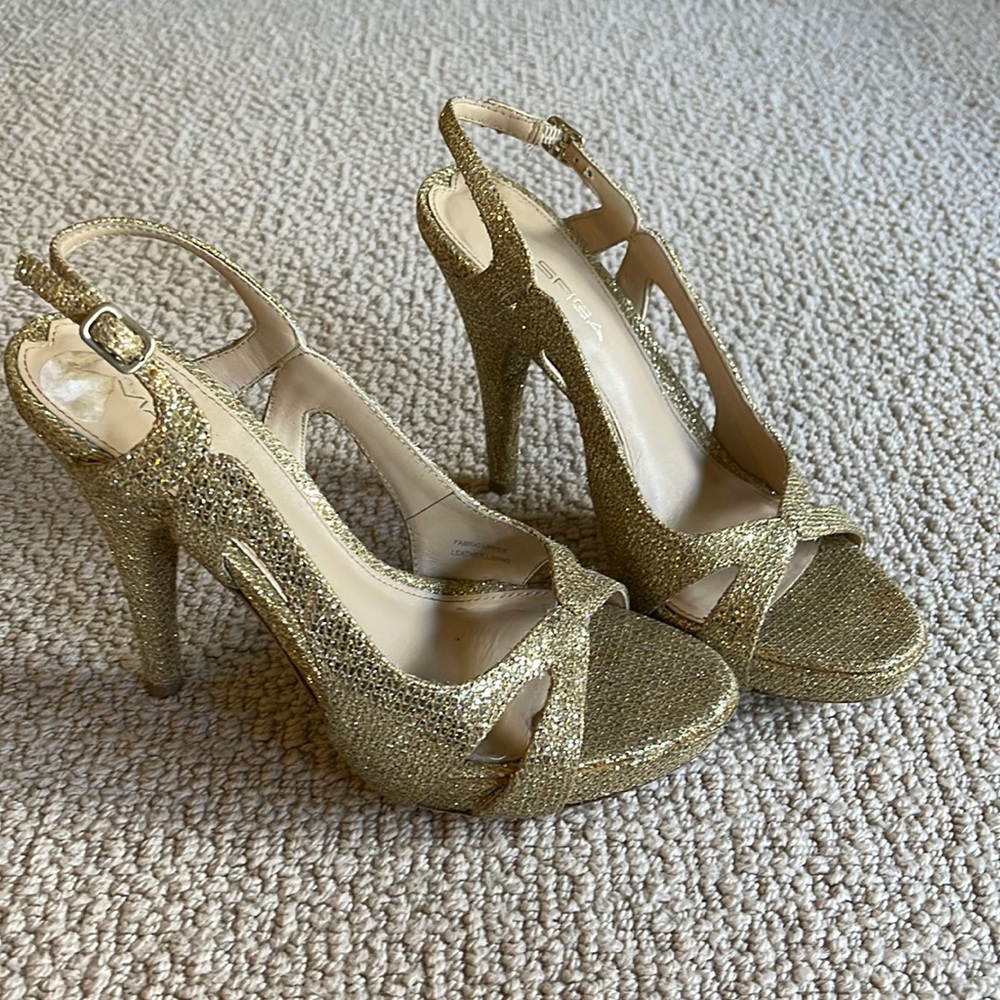 Via Spiga Gold sparkle Slingback heels